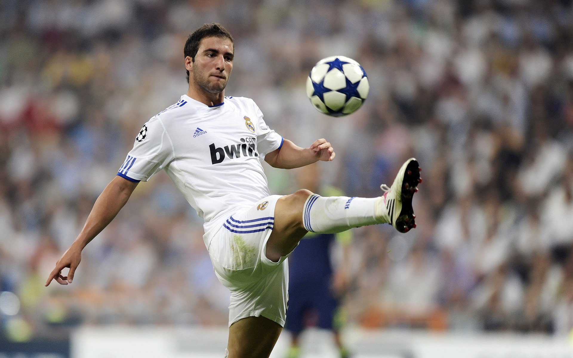 开云体育官网-莫兰特关键进球定乾坤，掘金巅峰对决胜出雄鹿